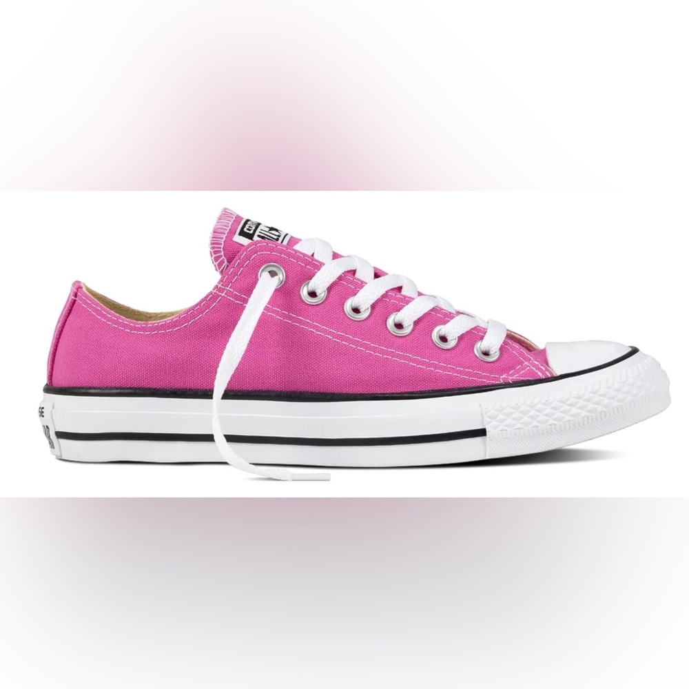 Converse low top magenta woman’s size 7.5